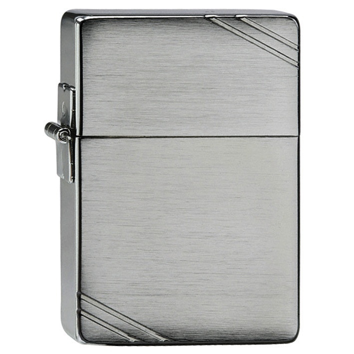 zippos-zippo-chrom-gebuerstet-1935-replica-slashes-cigarre24-653-81075-n01 Zippo Chrom gebürstet 1935 Replica Slashes